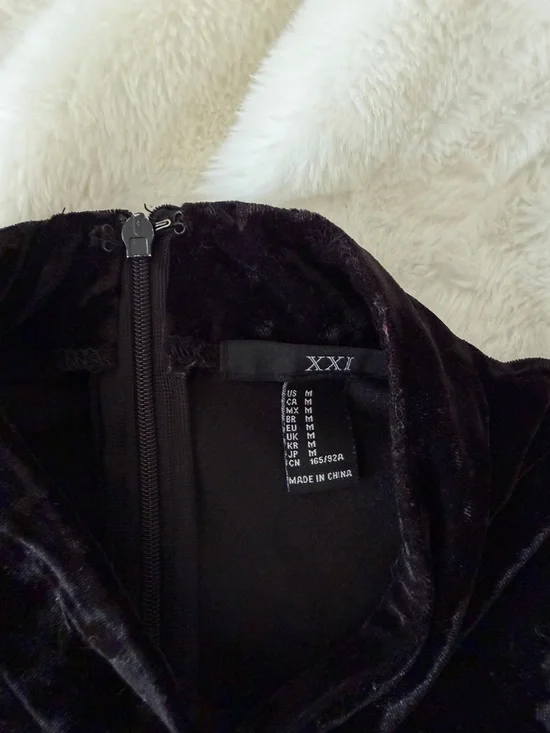 Forever 21 Black Velvet Turtleneck Romper - Picture 3 of 4
